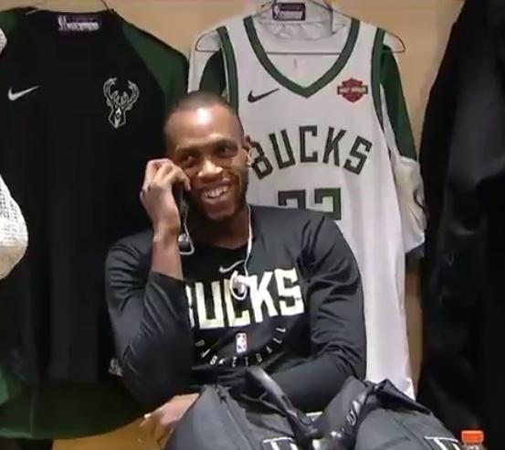 TA：利马传球出色&充满侵略性，他的回归可以丰富曼联打法（TA：传球出众且侵略性十足的利马归来，将为曼联带来更多战术变化）