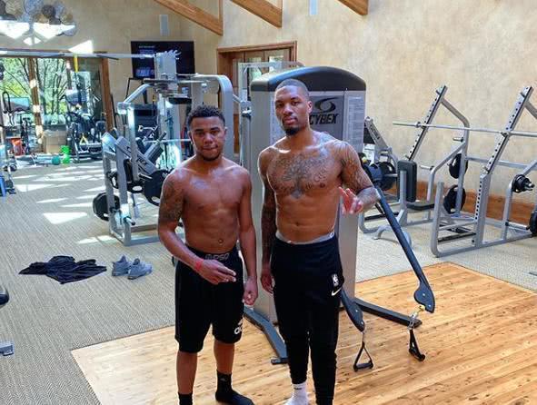 格拉斯纳：球队表现让我骄傲，我们渴望胜利并最终如愿以偿（格拉斯纳：为球队表现自豪，渴望胜利终得如愿）