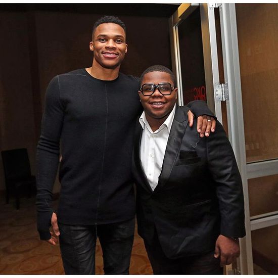 从小透明到全网讨论（从默默无闻到全网热议）