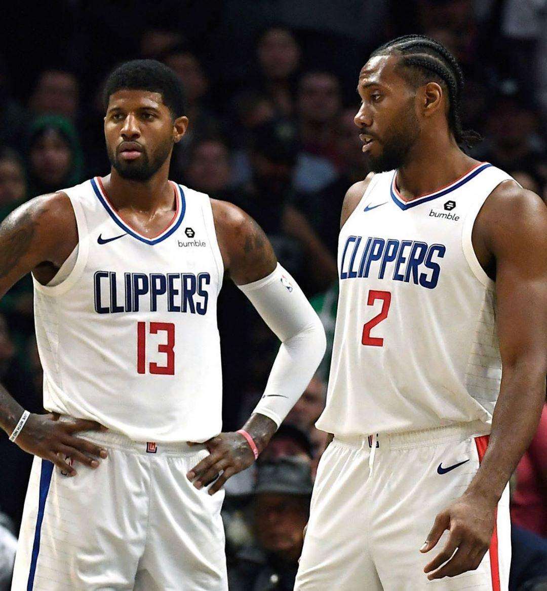 皇马更衣室内乱曝光，阿隆索希望3天后能赢曼城稳定军心（皇马更衣室风波曝光，阿隆索盼三天后击败曼城稳住军心）