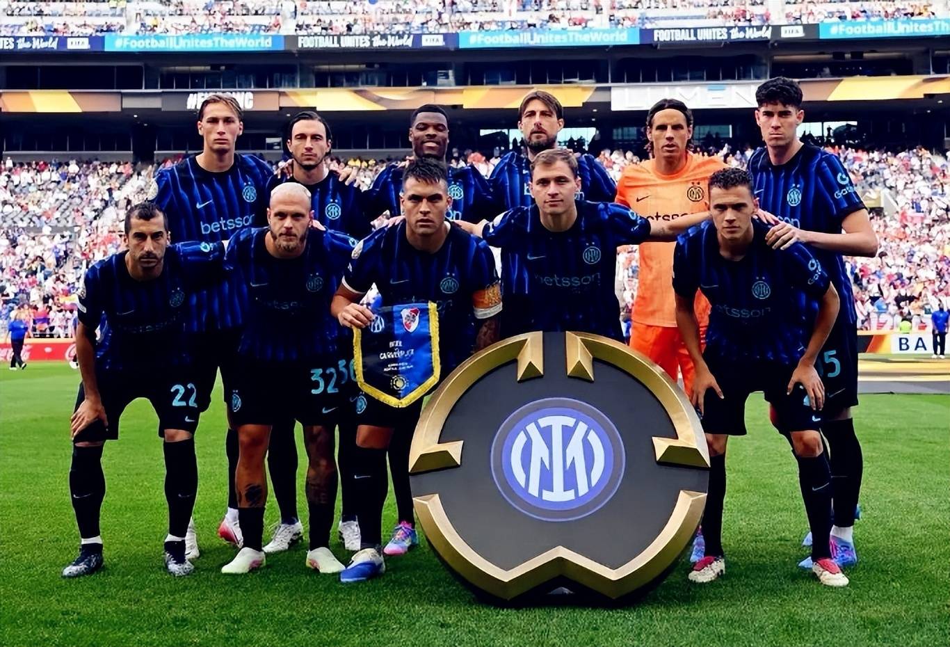 中锋低位背打技巧解析（中锋低位单打要领详解）