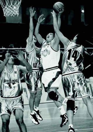 ESPN：马雷斯卡希望引进世界级中卫和门将，并给库库找替补（ESPN：马雷斯卡欲引进顶级中卫与门将，并为库库寻找替补）