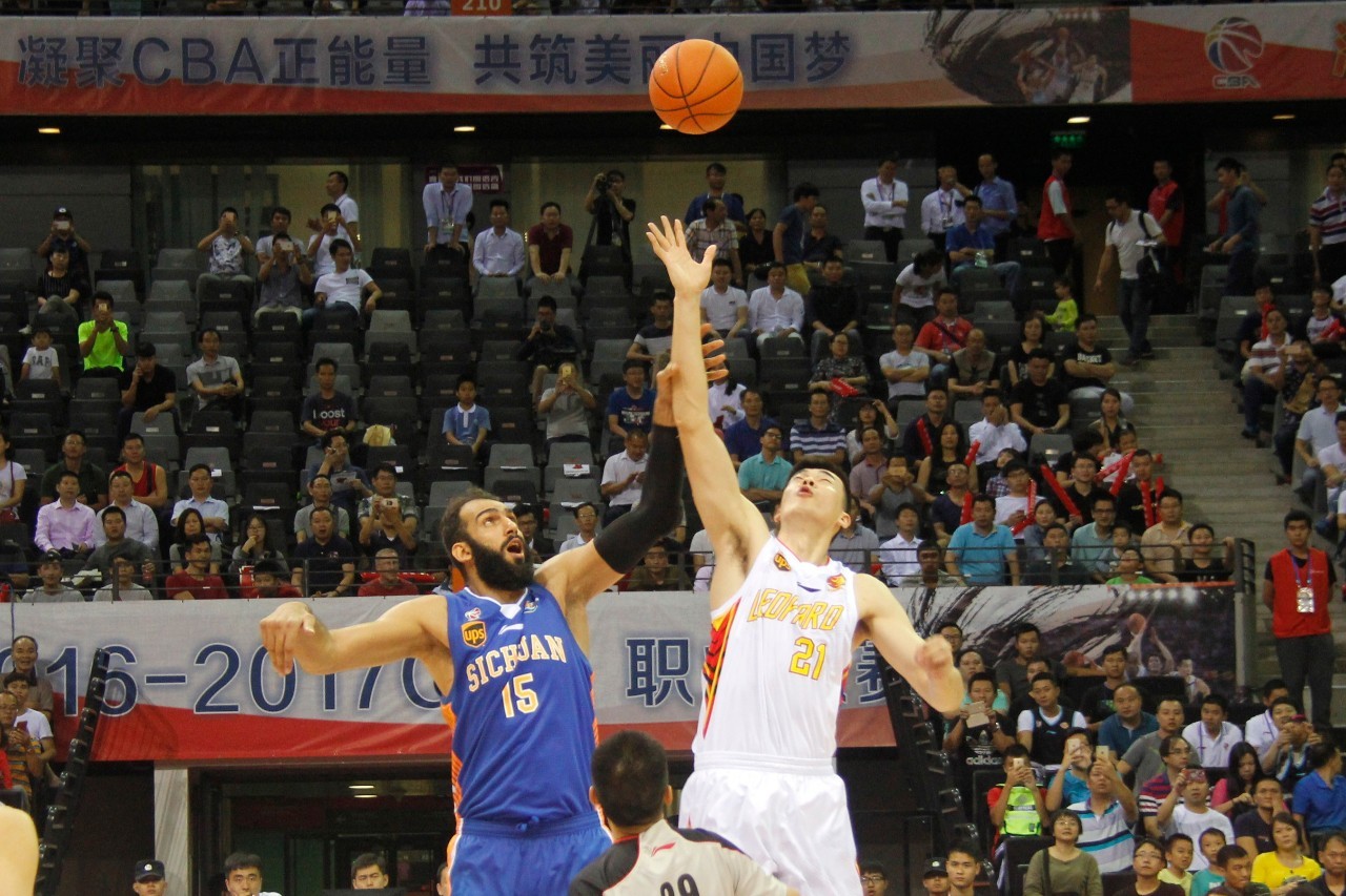 那不勒斯经历10轮点球晋级意杯8强，孔蒂：我们更配得上晋级（那不勒斯点球鏖战十轮闯入意杯八强，孔蒂：这次出线我们当之无愧）