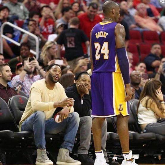 永远的黑豹，葡萄牙队正式发布致敬传奇尤西比奥的特别款球衣（葡萄牙队发布致敬尤西比奥特别战袍，“黑豹”传奇永恒）