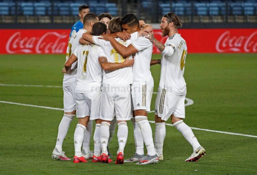 西甲前瞻：巴萨盼取胜继续争夺榜首，阿拉维斯能否制造麻烦？（西甲前瞻：巴萨剑指三分紧咬榜首，阿拉维斯能否搅局？）