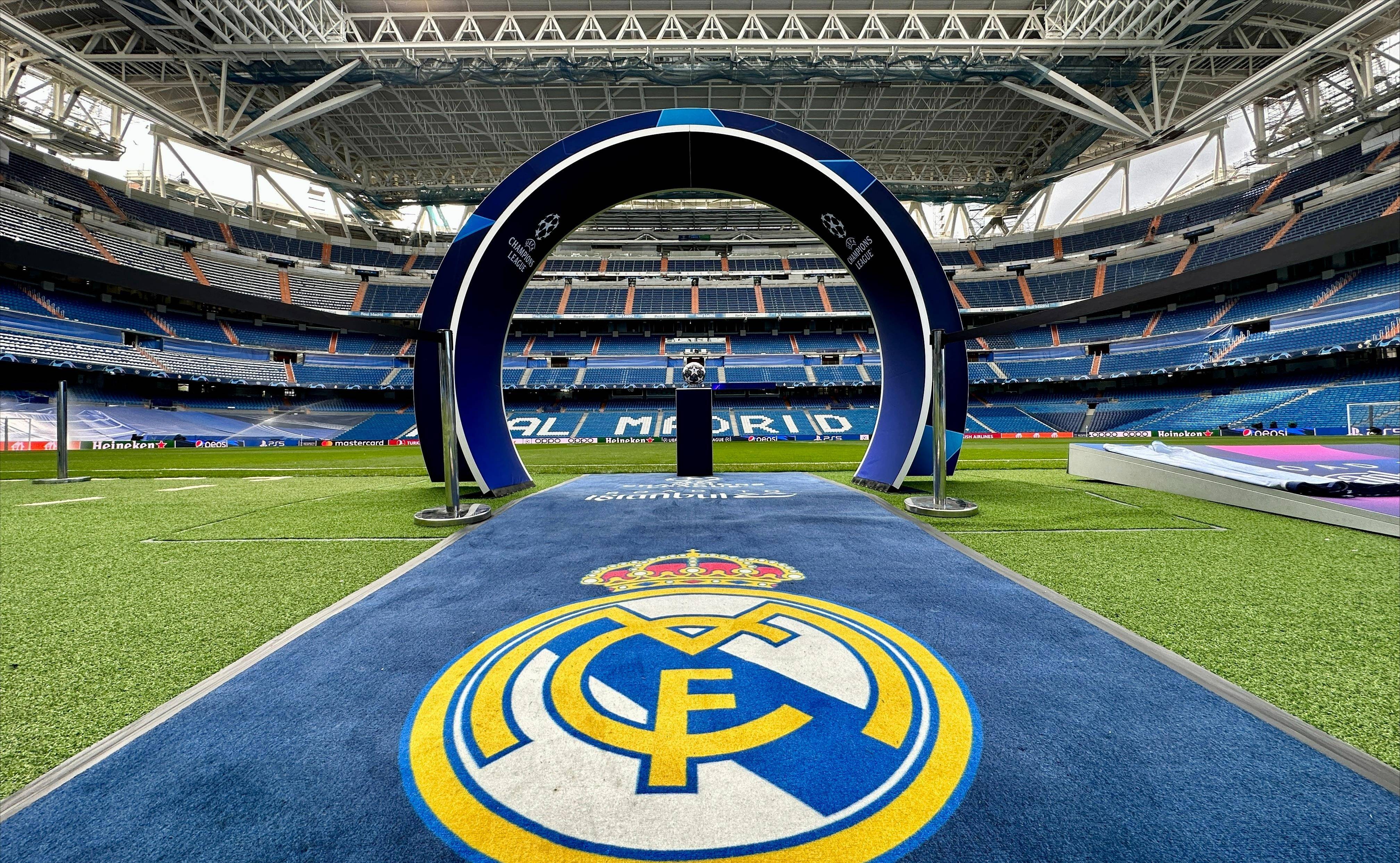 莱万：我经常带伤上场，肋骨骨折也硬撑；不着急决定未来（莱万称常带伤上阵，肋骨骨折也咬牙坚持；对未来暂不急于决定）