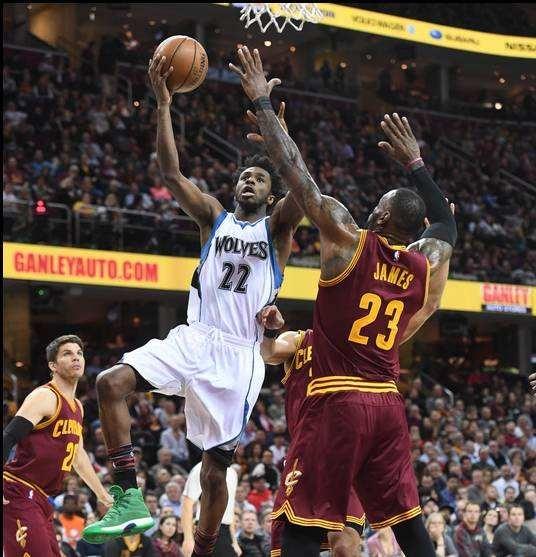 二飞虽退但接班人已到！王洪泽CBA俱乐部杯场均10.3分5.3板2.3助（二飞暂别，接班人就位！王洪泽在CBA俱乐部杯场均10.3分5.3板2.3助）