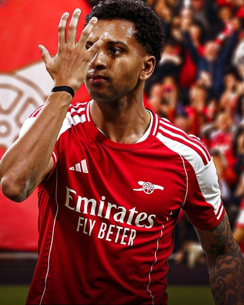 穆尼奥斯：多家豪门的兴趣？为其中任何一家效力都是我的梦想（穆尼奥斯谈豪门兴趣：为任何一家出战都是我的梦想）