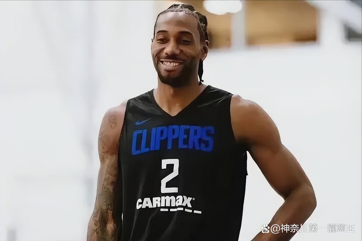 旗下球队乌拉圭第四级别联赛夺冠并升级，梅西、苏牙晒图祝贺（旗下球队夺得乌拉圭第四级联赛冠军并成功升级，梅西与苏亚雷斯晒照祝贺）