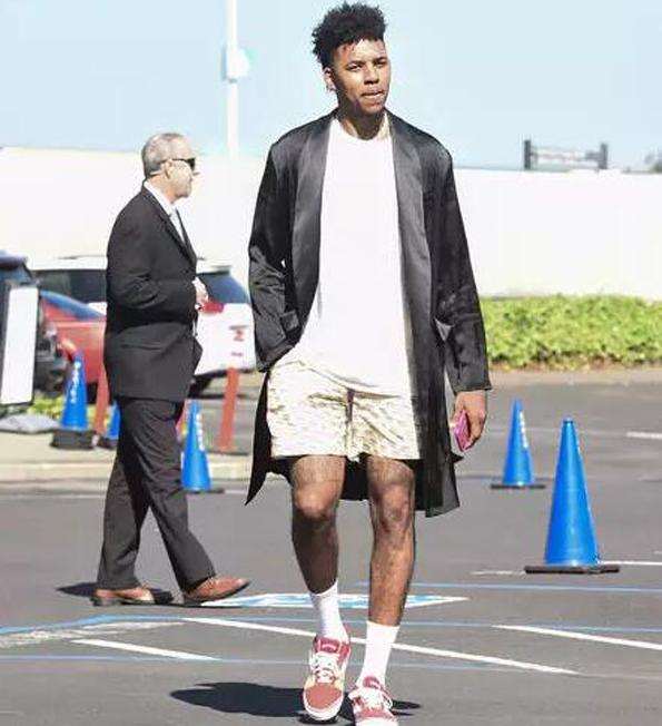 20年始终无冠！你觉得保罗生涯哪个赛季最接近得到总冠军？（征战20年仍无冠，保罗生涯哪一季最接近总冠军？）