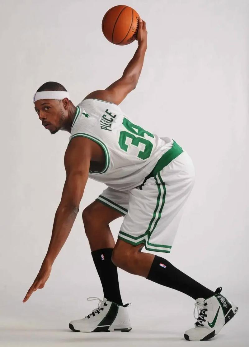 博斯：维尔茨是我遇到的天赋最高的球员，他能在英超取得成功（博斯：维尔茨是我执教过天赋最出众的球员，相信他能在英超大放异彩）